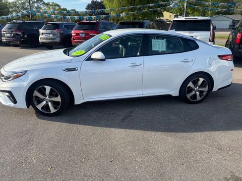 Used 2020 Kia Optima S FWD image 2