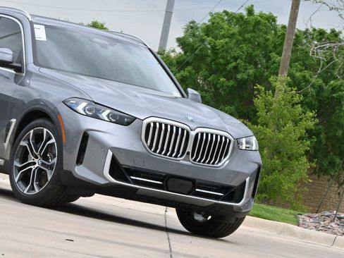 Used 2026 BMW X5 xDrive50e w/ Executive Package AWD/4WD image 37