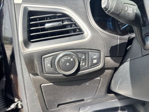 Used 2022 Ford Edge SEL w/ Convenience Package image 15