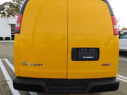 Used 2017 GMC Savana 2500 Extended image 3
