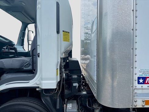 Used 2019 Isuzu NQR RWD image 40