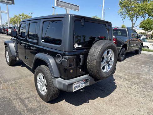 Used 2019 Jeep Wrangler Unlimited Sport S AWD/4WD image 17