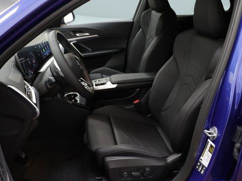 Used 2025 BMW X2 xDrive28i w/ Technology Package image 3