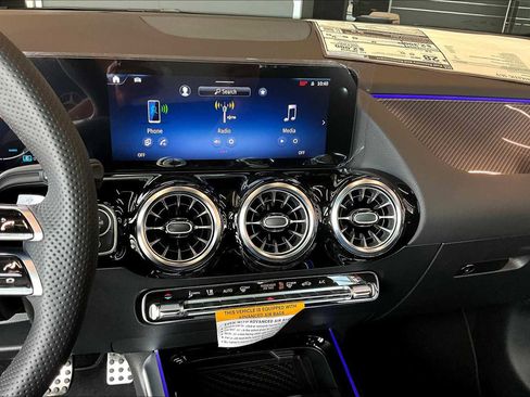 New 2025 Mercedes-Benz GLA 250 4MATIC image 18