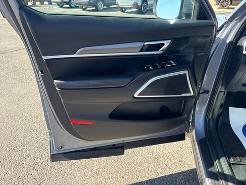 Used 2022 Kia Telluride S AWD/4WD image 11