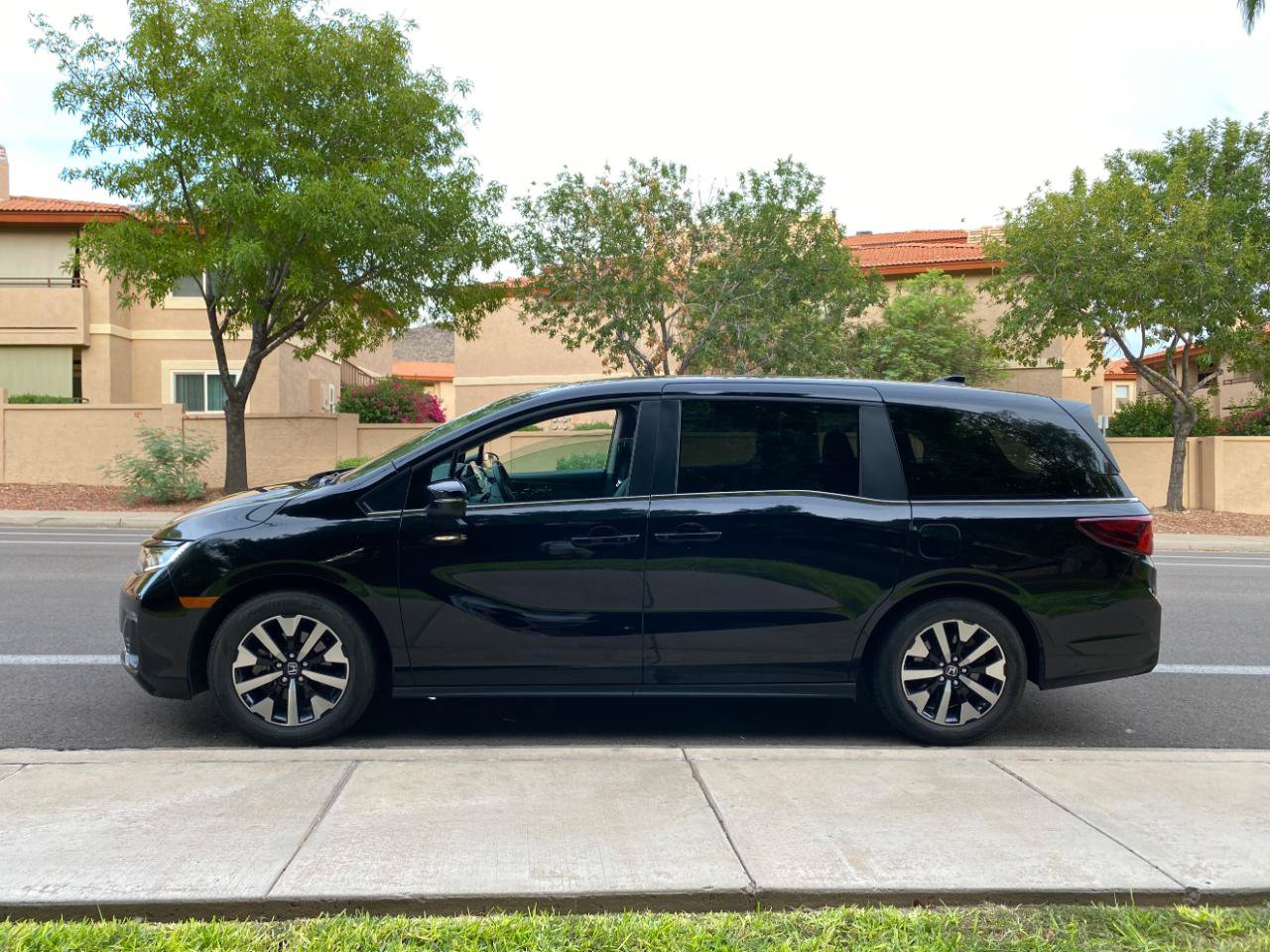 Used 2025 Honda Odyssey EX-L image 17