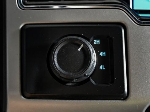 Used 2022 Ford F350 Lariat w/ Lariat Ultimate Package AWD/4WD image 24