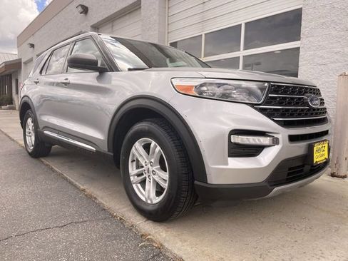 Used 2024 Ford Explorer XLT w/ Equipment Group 202A AWD/4WD image 10