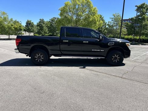 Used 2017 Nissan Titan SV RWD image 8