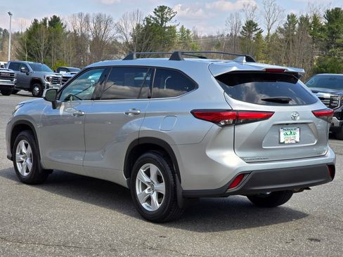 Used 2021 Toyota Highlander LE image 15