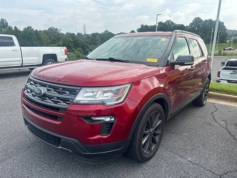 Used 2018 Ford Explorer XLT w/ Equipment Group 202A FWD image 1