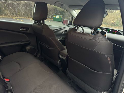 Used 2019 Toyota Prius L Eco image 21