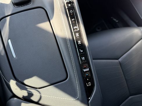 Used 2025 Chevrolet Corvette E-Ray AWD/4WD image 32