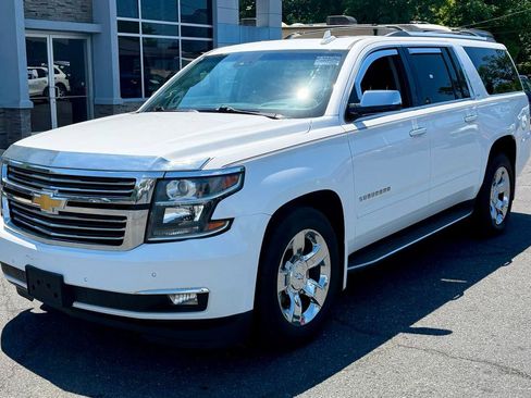 Used 2017 Chevrolet Suburban Premier AWD/4WD image 2