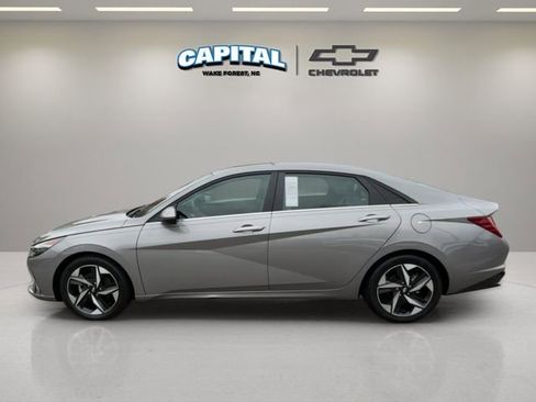 Used 2023 Hyundai Elantra Limited image 2