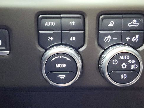 Used 2024 GMC Sierra 1500 Denali AWD/4WD image 30