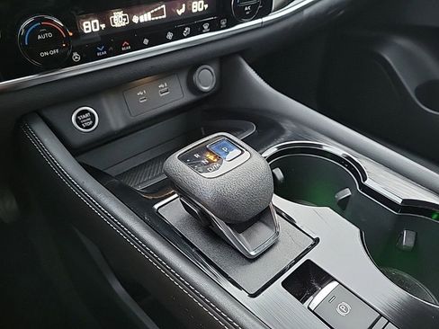 Used 2022 Nissan Rogue SL w/ SL Premium Package image 25