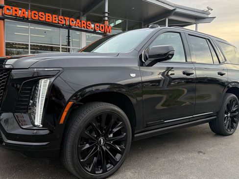 Used 2026 Cadillac Escalade Platinum Sport w/ LPO, ONYX Package image 6