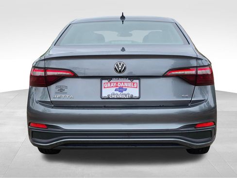 Used 2024 Volkswagen Jetta SE FWD image 8