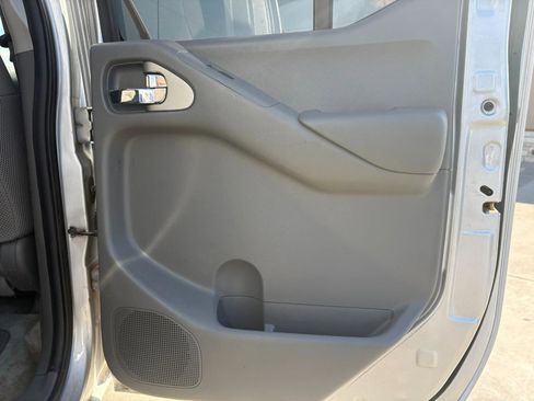 Used 2016 Nissan Frontier SV image 31