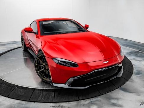 Used 2019 Aston Martin V8 Vantage Coupe image 25