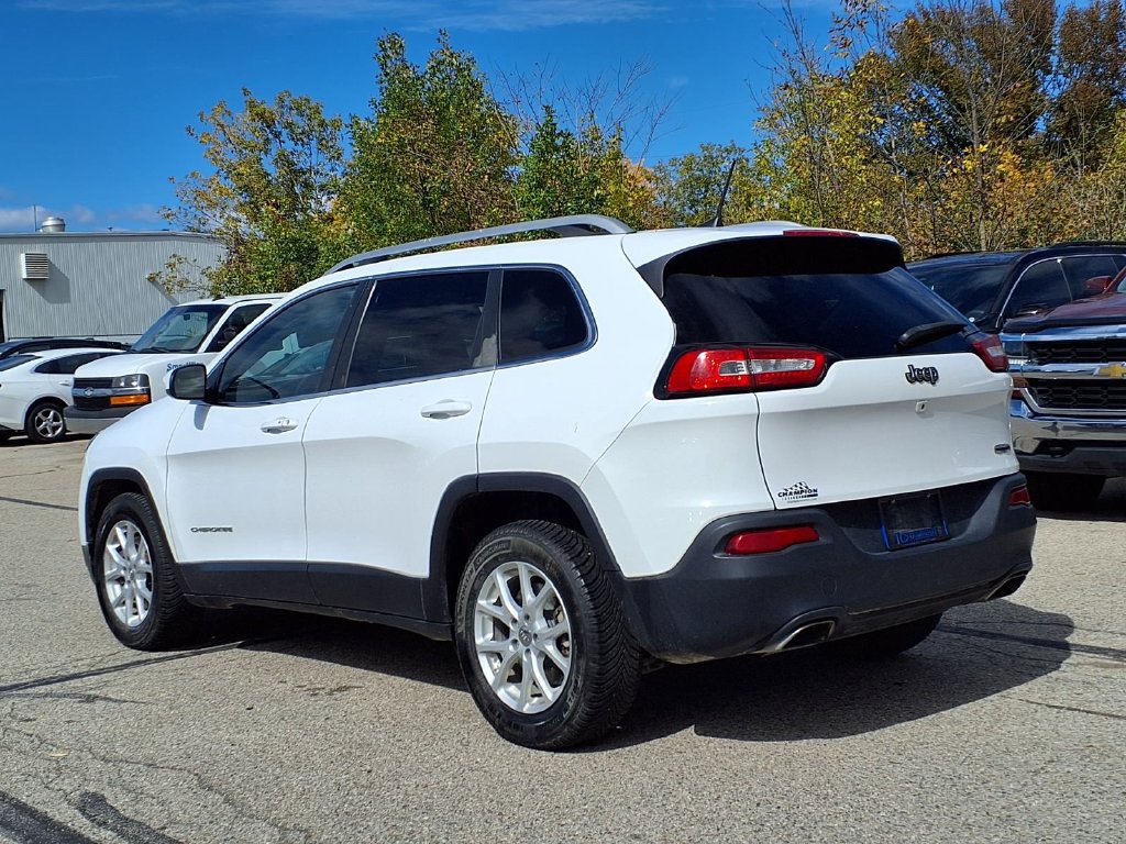 Used 2018 Jeep Cherokee Latitude Plus FWD image 6