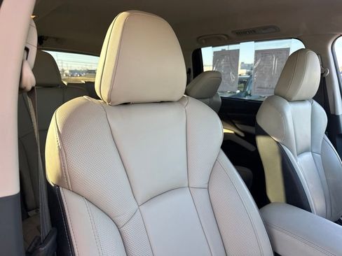 Used 2022 Subaru Ascent Limited image 28