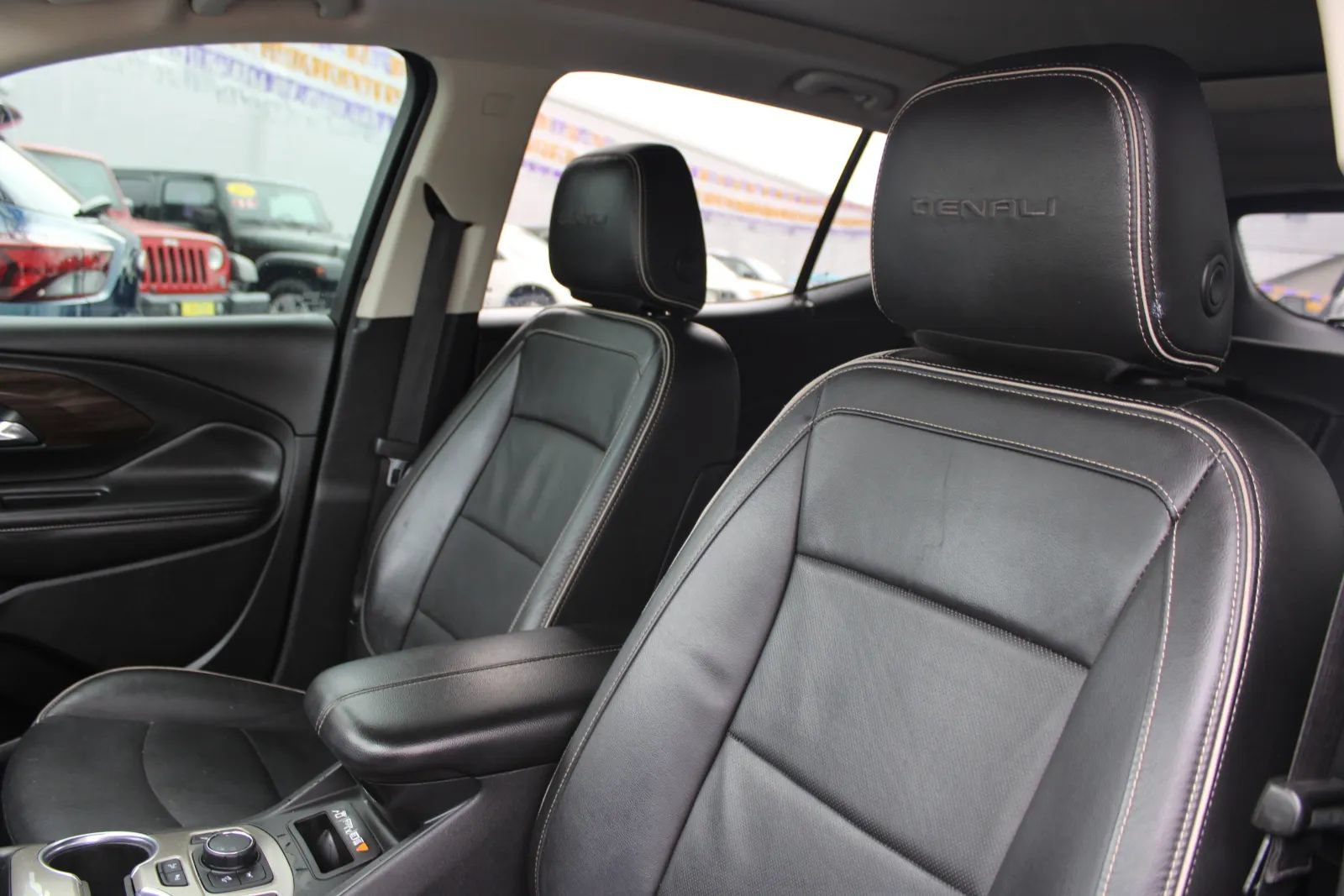 Used 2019 GMC Terrain Denali w/ Advanced Safety Package FWD image 14