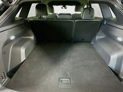 Used 2025 Volkswagen Atlas Cross Sport SE image 26