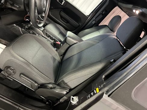 Used 2024 Jeep Wrangler Sport AWD/4WD image 11