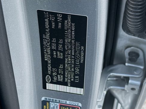 Used 2023 Hyundai Elantra SE image 34