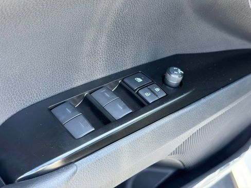 New 2026 Toyota Camry Hybrid FWD image 20