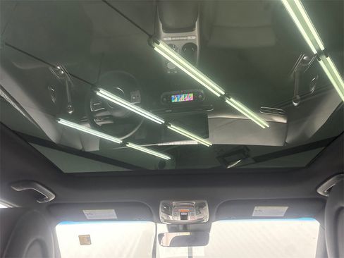 Used 2024 Genesis GV60 RWD image 23