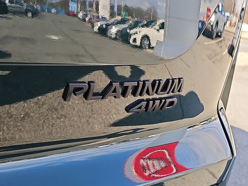 Certified 2023 Nissan Pathfinder Platinum w/ Black Appearance Package image 36