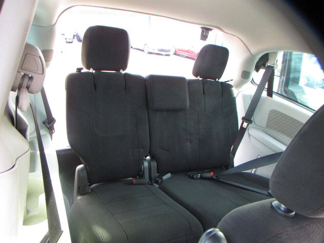 Used 2013 Dodge Grand Caravan American Value Package FWD image 11