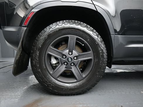 Used 2022 Land Rover Defender 110 S image 10