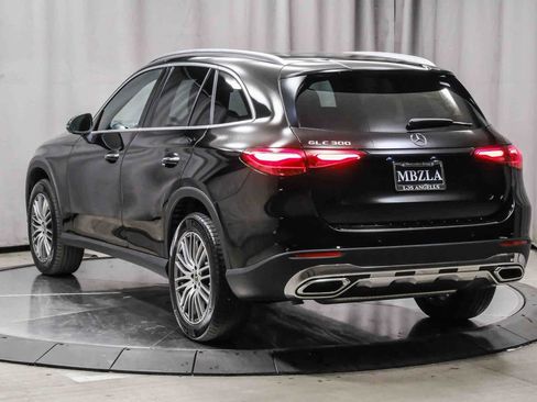 Certified 2025 Mercedes-Benz GLC 300 image 2