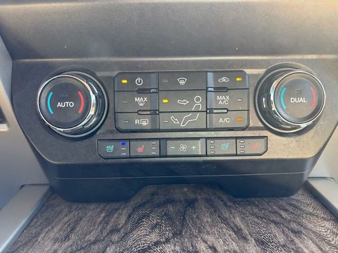 Used 2019 Ford F250 Lariat w/ Chrome Package image 39