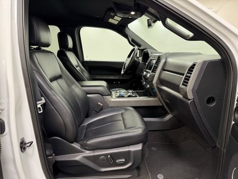 Used 2019 Ford Expedition XLT w/ Equipment Group 201A AWD/4WD image 29