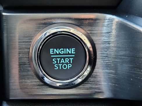 Used 2025 Ford F250 Lariat w/ Lariat Ultimate Package image 20