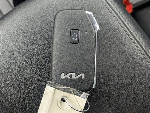 Used 2024 Kia Seltos SX w/ SX Sunroof Package image 35