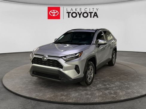 Used 2025 Toyota RAV4 XLE FWD image 1