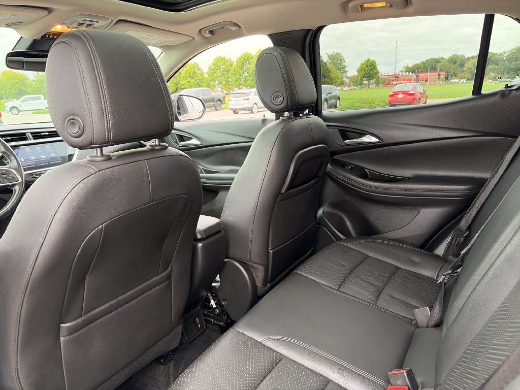 Used 2020 Buick Encore GX Essence w/ Experience Buick Package AWD/4WD image 27