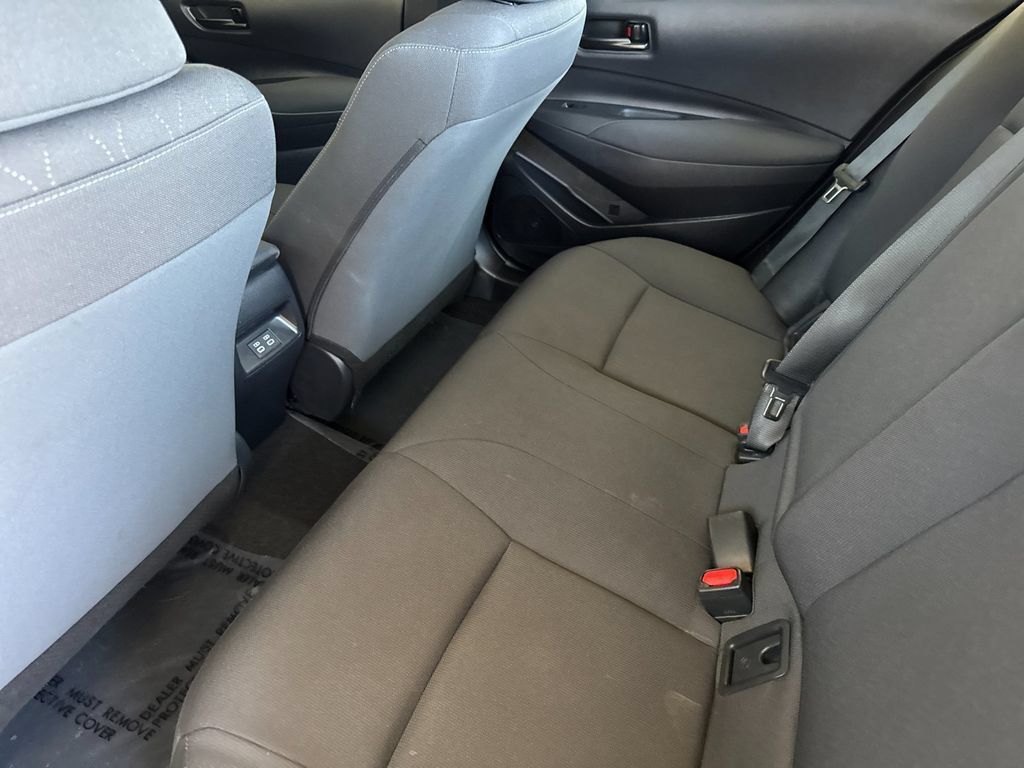 Used 2025 Toyota Corolla LE FWD image 11