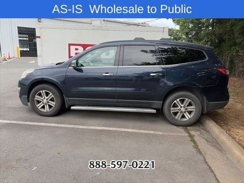 Used 2015 Chevrolet Traverse LT w/ LPO, 'HIT The Road' Package FWD image 5