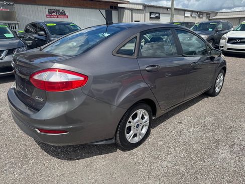 Used 2014 Ford Fiesta SE FWD image 4