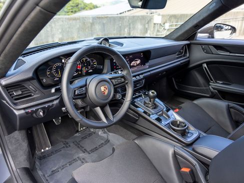 Certified 2025 Porsche 911 GT3 RWD image 4