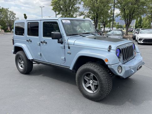 Used 2012 Jeep Wrangler Unlimited Sahara AWD/4WD image 5