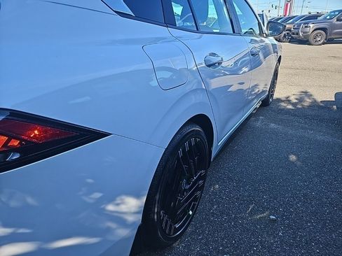 New 2026 Nissan Sentra SR image 5