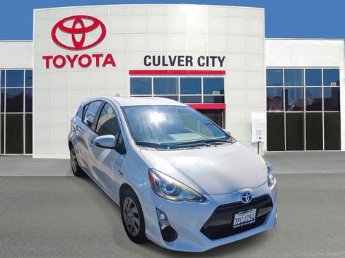 Used 2015 Toyota Prius C Three image 1